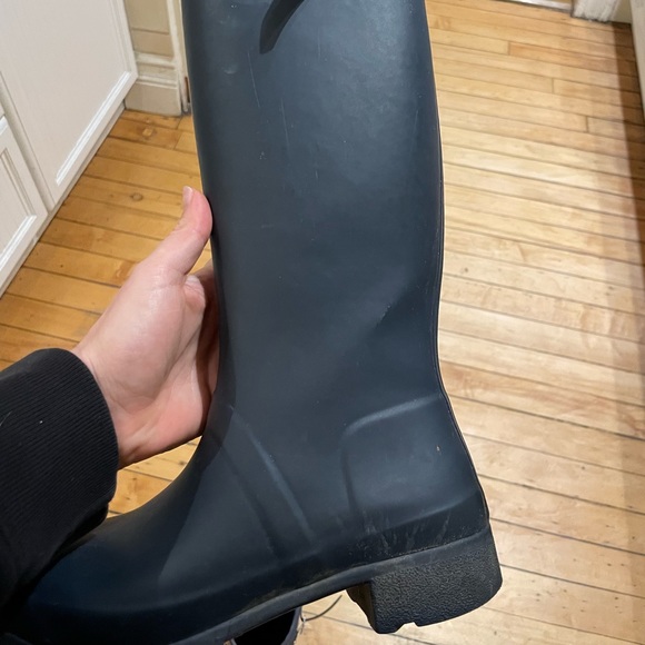 Size 7 Navy Blue Hunter Rain Boots - Women’s - Picture 5 of 5